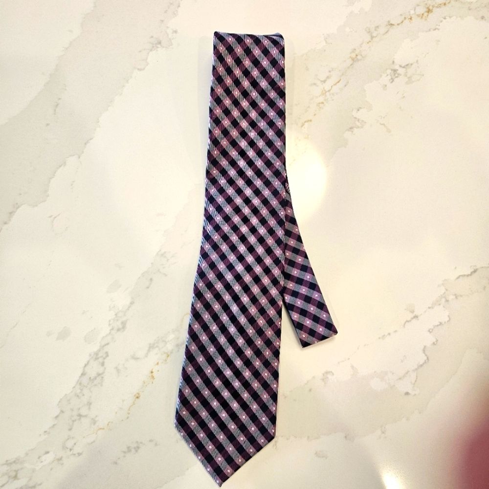 CHAPS Mens 100% Silk Necktie Designer Striped Pink White Blue EUC 57" 3.5'